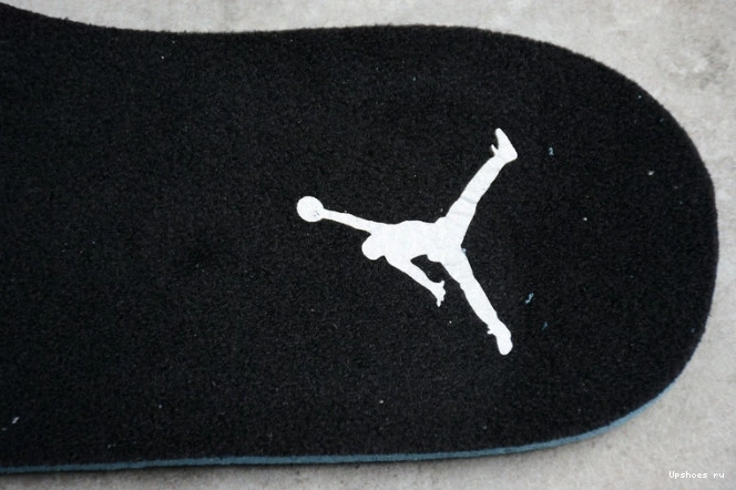 528895-010  11 Low Retro Jordan Barons 0212